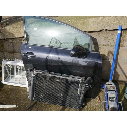 103 - CAR DOOR & RADIATOR