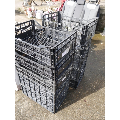 112 - LOT OF PLASTIC STORAGE TRAYS