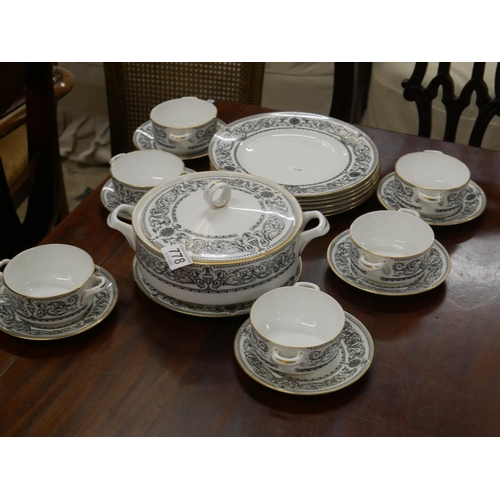 778 - ROYAL WORCESTER DINNERWARE