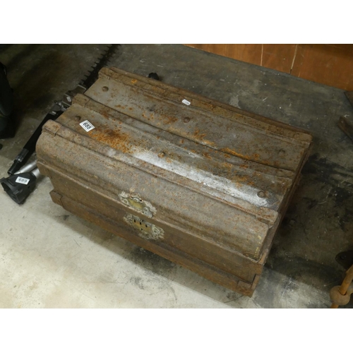 688 - STEEL TRUNK