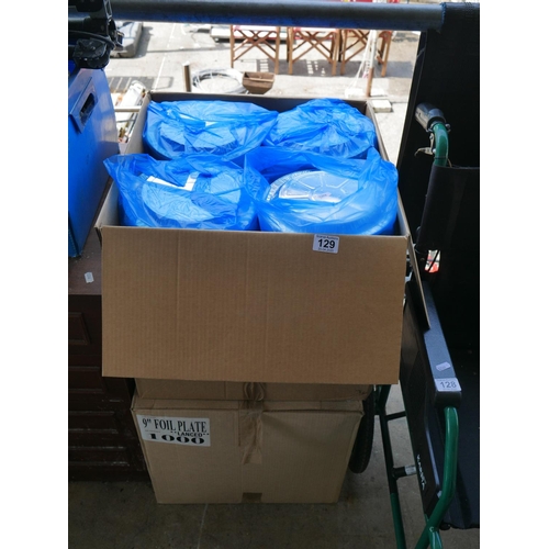 129 - 2 BOXES OF DISPOSIBLE FOOD TRAYS