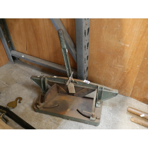 138 - PICTURE FRAMING GUILLOTINE