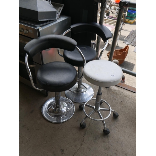 120 - 3 STOOLS