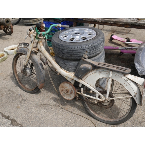 60 - OLD MOTORISED SCOOTER FOR SPARES OR REPAIRS