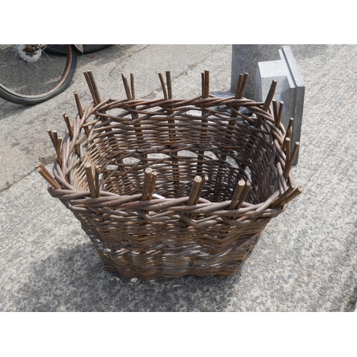 66 - TURF BASKET