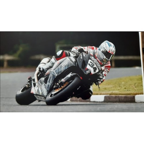 19 - SIGNED ALISTER SEELEY PHOTO
DONATED BY ALISTER SEELEY