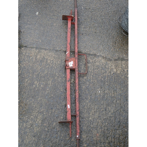 63 - KERB LIFTER