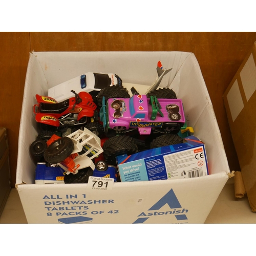 791 - BOX OF MODEL VEHICLES