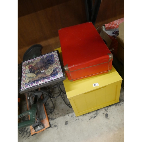 802 - TOY BOX, OLD CASE & STAND