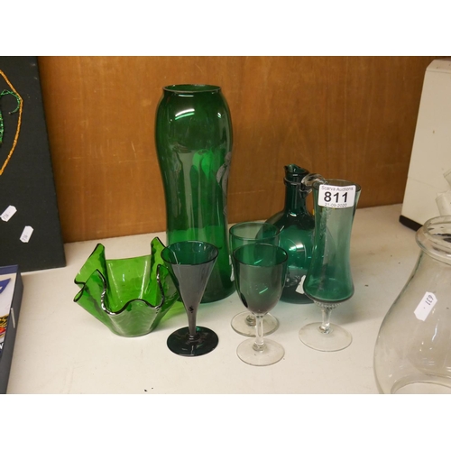 811 - LOT OF GREEN GLASS