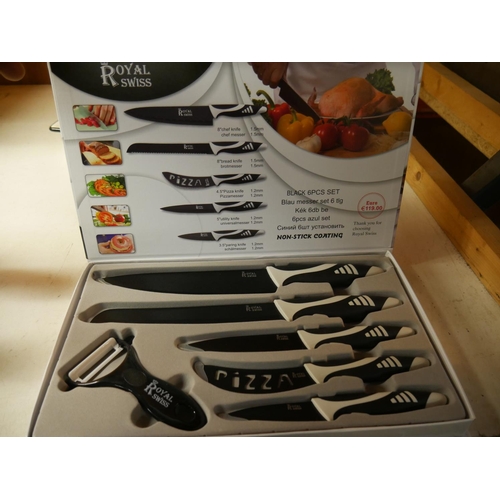 842 - NEW KNIFE SET