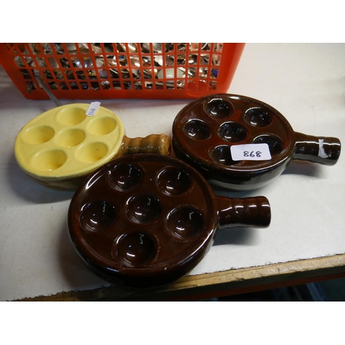 868 - 3 CERAMIC MOULDS