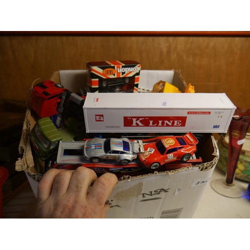 870 - BOX OF MODEL CARS