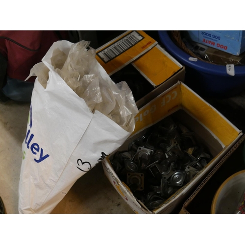 911 - BOX OF CASTORS & DRAWERE RUNNERS ETC