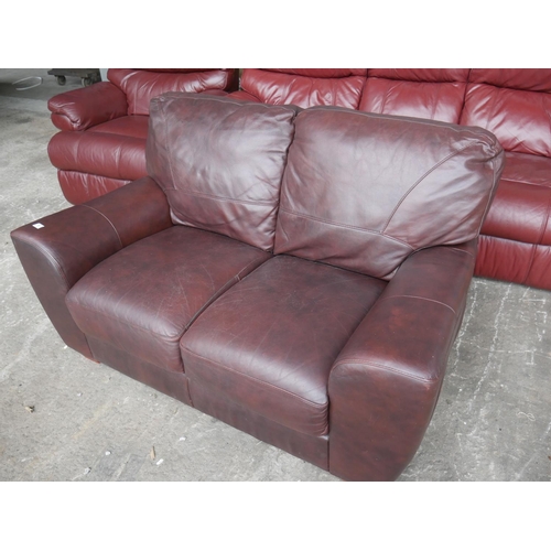 1 - LEATHER 2 SEATER SETTEE