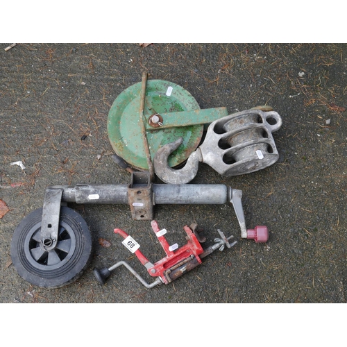 89 - JOCKEY WHEEL PLUS PULLEYS ETC