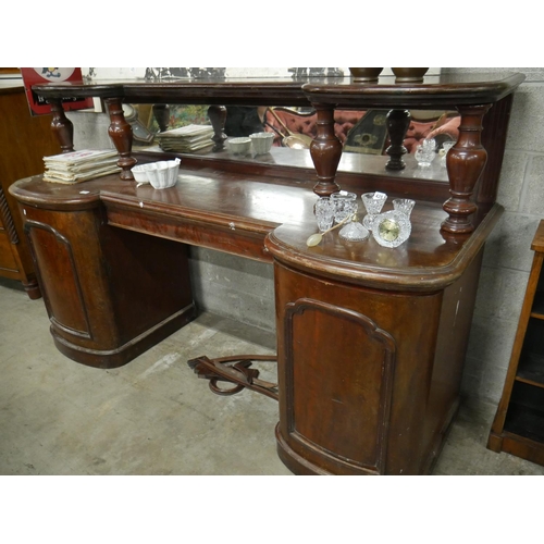 423 - TWIN PEDESTAL SIDEBOARD