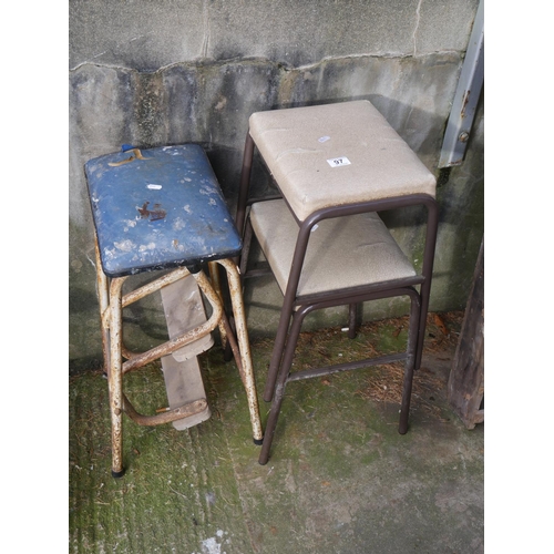 97 - 3 STOOLS