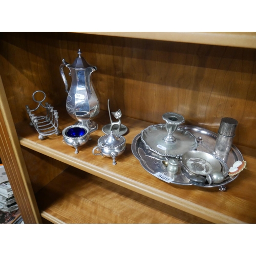 569 - LOT OF SILVER PLATE