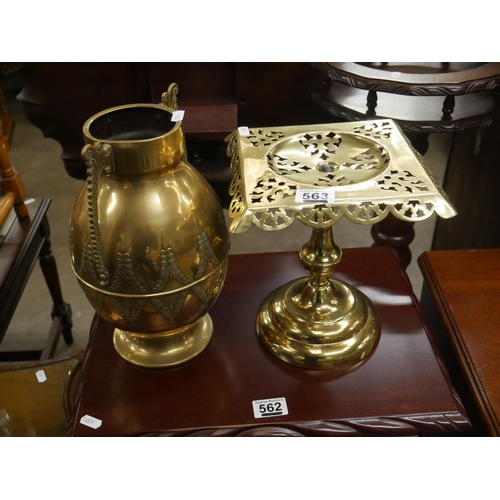 563 - BRASS VASE & TRIVET