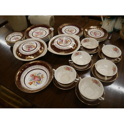 627 - LARGE DINNER SERVICE