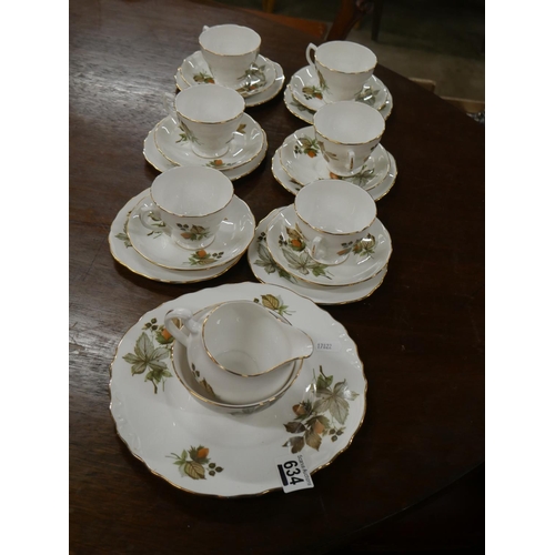 634 - 21 PIECE ROYAL VALE TEA SET