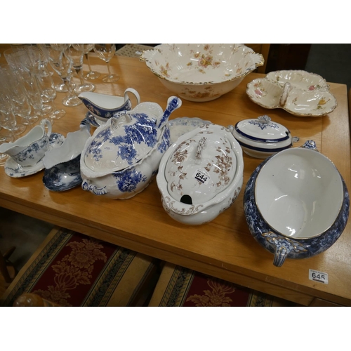 644 - SELECTION OF TUREENS & GRAVY BOATS