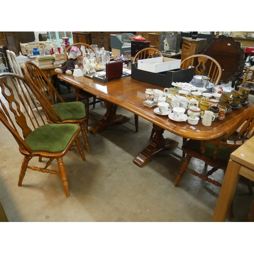 649 - DINING TABLE & 6 CHAIRS