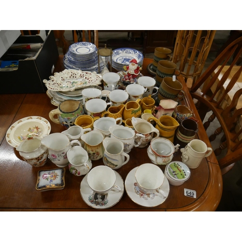 650 - LARGE LOT OF MIXED CERAMICS