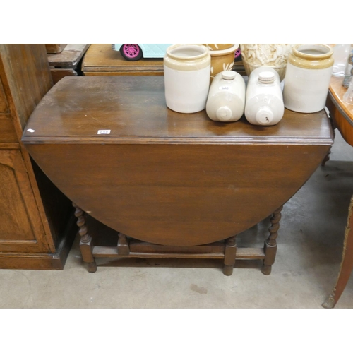 658 - OAK DROP LEAF TABLE