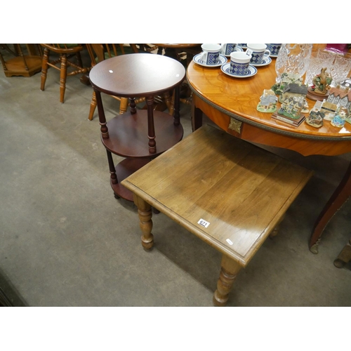 671 - OAK COFFEE TABLE & MAHOGANY 3 TIER STAND