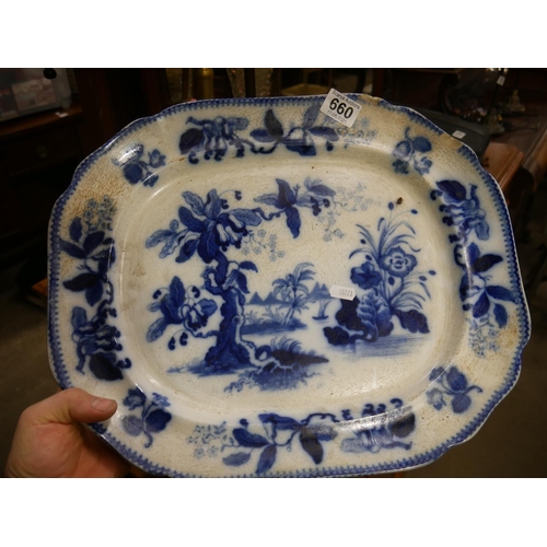 660 - LARGE BLUE & WHITE PLATTER