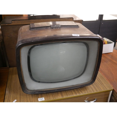 710 - VINTAGE TV