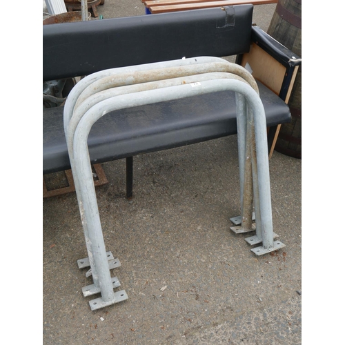 73 - 4 METAL BARRIERS