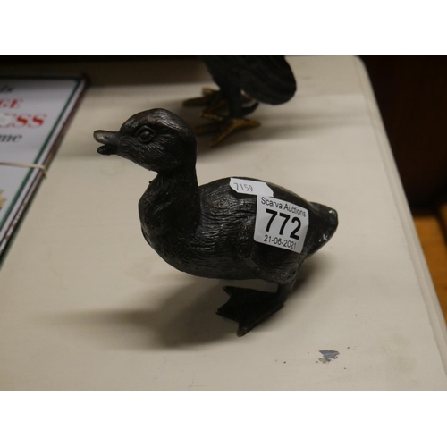 772 - BRONZE DUCK