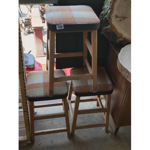 108 - 3 STOOLS