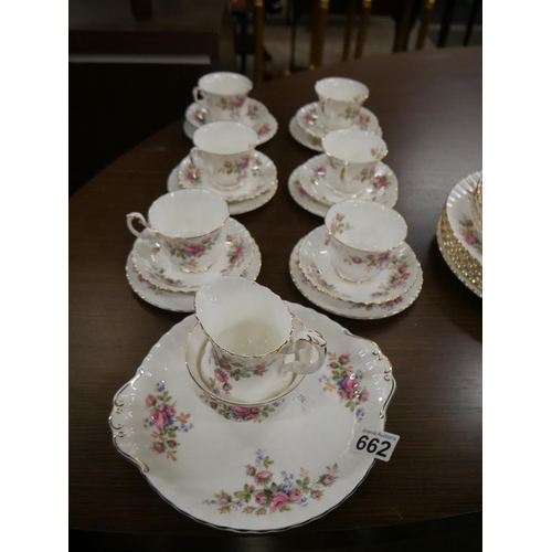 662 - ROYAL ALBERT MOSS ROSE HALF TEA SET