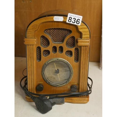 836 - WOODEN RADIO