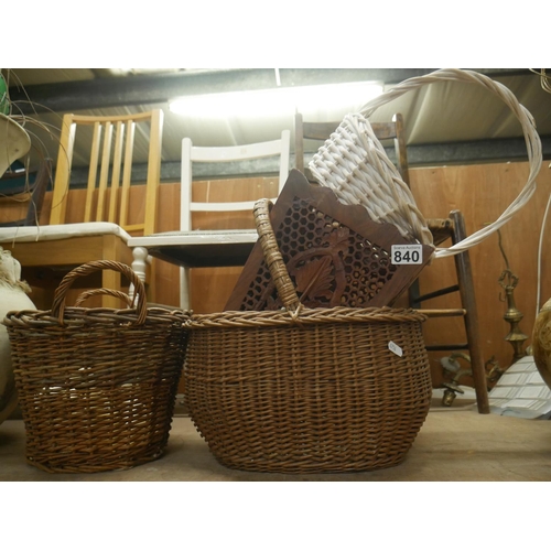 840 - LOT OF BASKETS