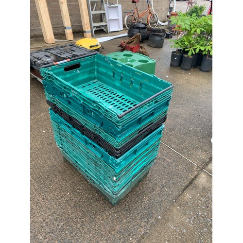 90 - LOT OF STACKING CRATES