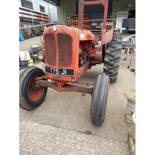 93 - NUFFIELD UNIVERSAL 4 WITH ORIGINAL REGISTRATION 175 JI (A TRUE BARN FIND COMING FROM ORIGINAL FARM)