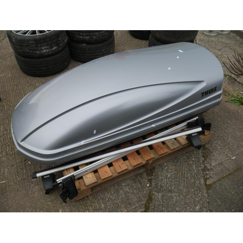 27 - THULE ROOF BOX & BARS