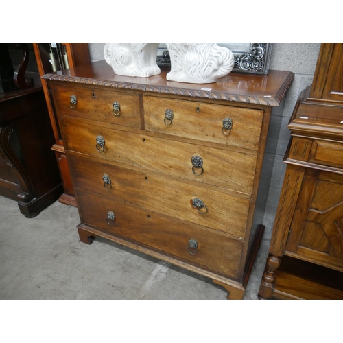 386 - GEORGIAN CHEST OF DRAWERS