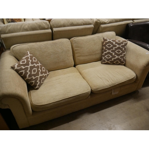 439 - SETTEE