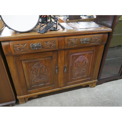 678 - SIDEBOARD