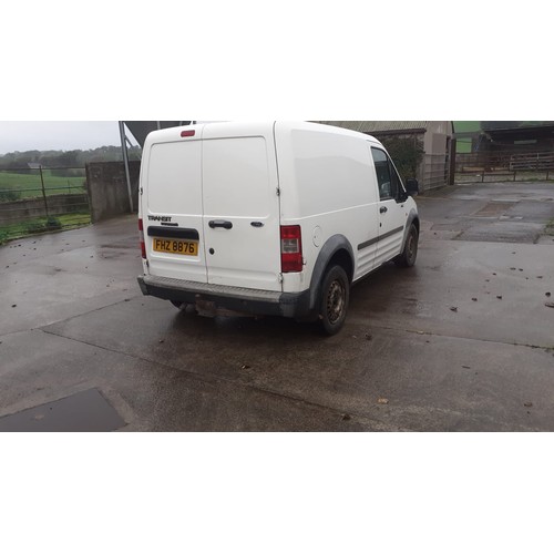 104 - FORD CONNECT VAN 2004, 93000 MILES MOTED TO 25/10/2021.