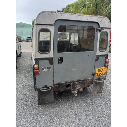 100 - 1972 PETROL ENGINE HARD TOP LAND ROVER WITH ORIGINAL TAX BOOK (UNTOUCHED IN 20 YEARS)