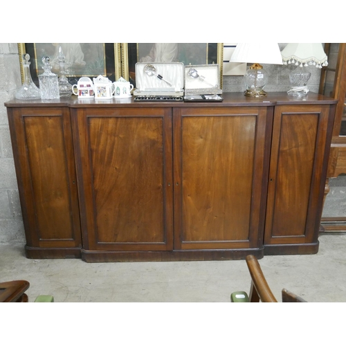 410 - VICTORIAN 4 DOOR BREAK FRONT LINEN PRESS