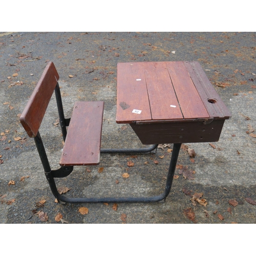 52 - SCHOOL DESK