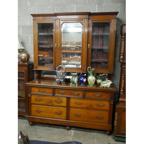 382 - VICTORIAN 3 DOOR BOOKCASE